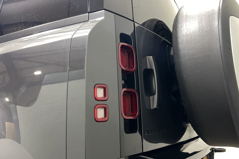 2022 (22) LAND ROVER DEFENDER 3.0 D250 X-Dynamic HSE 110 5dr Auto 5957741