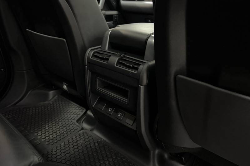 2022 (22) LAND ROVER DEFENDER 3.0 D250 X-Dynamic HSE 110 5dr Auto 5957707