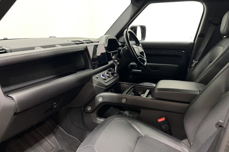 2022 (22) LAND ROVER DEFENDER 3.0 D250 X-Dynamic HSE 110 5dr Auto 5957731
