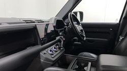 2022 (22) LAND ROVER DEFENDER 3.0 D250 X-Dynamic HSE 110 5dr Auto 5957732