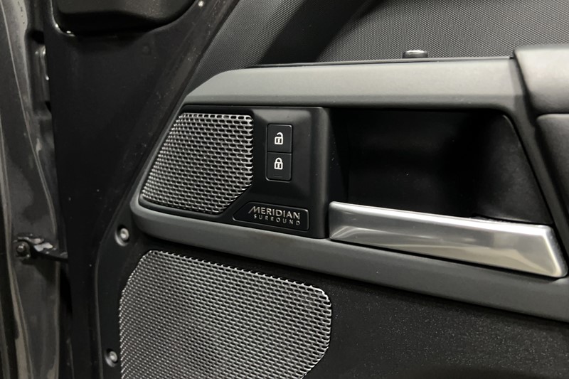 2022 (22) LAND ROVER DEFENDER 3.0 D250 X-Dynamic HSE 110 5dr Auto 5957709