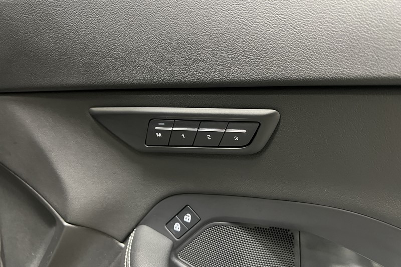 2023 (23) JAGUAR E-PACE 1.5 P300e R-Dynamic S 5dr Auto 5982805