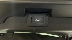 2023 (23) LAND ROVER DISCOVERY 3.0 D300 R-Dynamic HSE 5dr Auto 5975342