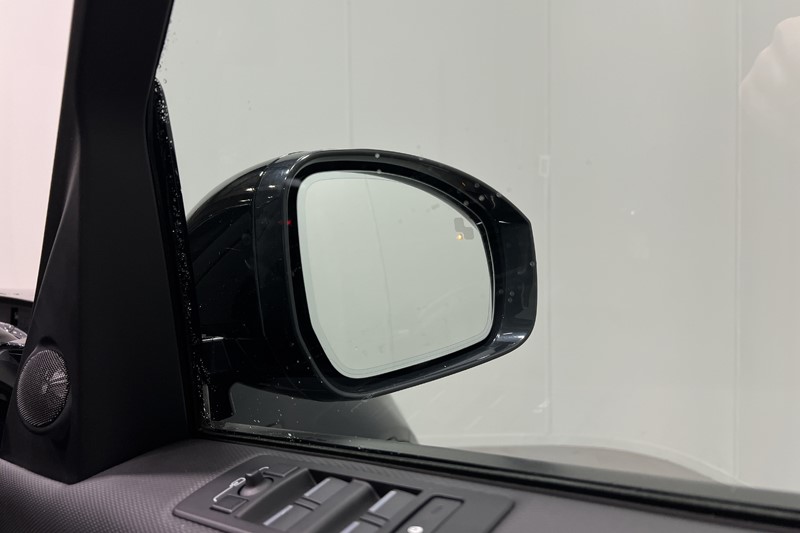 2023 (23) LAND ROVER DISCOVERY 3.0 D300 R-Dynamic HSE 5dr Auto 5975308
