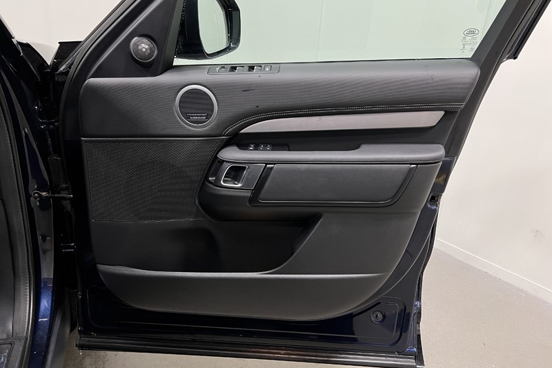 2023 (23) LAND ROVER DISCOVERY 3.0 D300 R-Dynamic HSE 5dr Auto 5975304