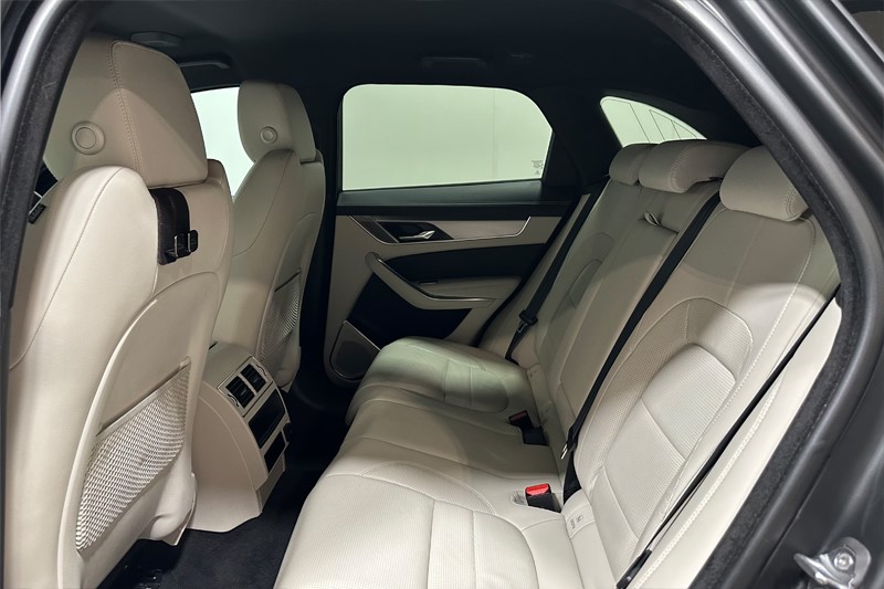 2023 (72) JAGUAR F-PACE 2.0 P400e R-Dynamic S 5dr Auto AWD 5987256