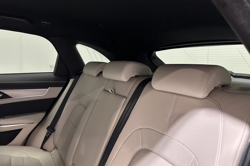 2023 (72) JAGUAR F-PACE 2.0 P400e R-Dynamic S 5dr Auto AWD 5987288