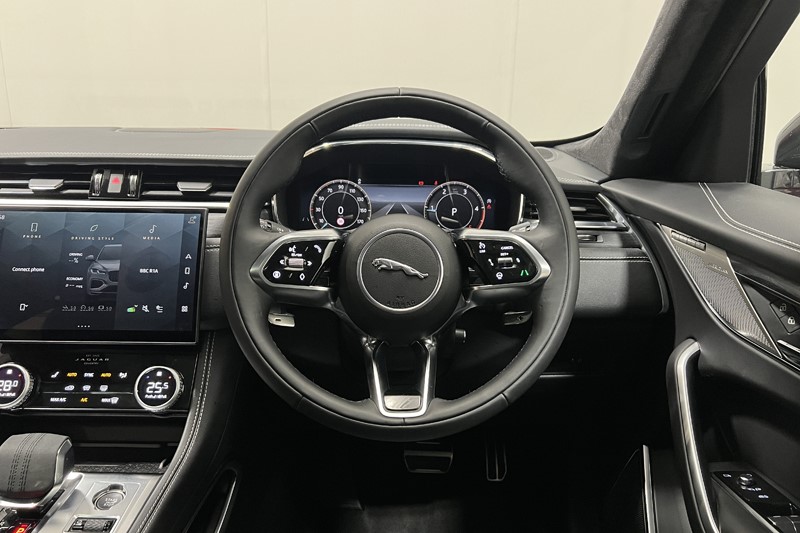 2025 (74) JAGUAR F-PACE 2.0 D200 R-Dynamic HSE Black 90th Anniv 5dr Auto 5984538