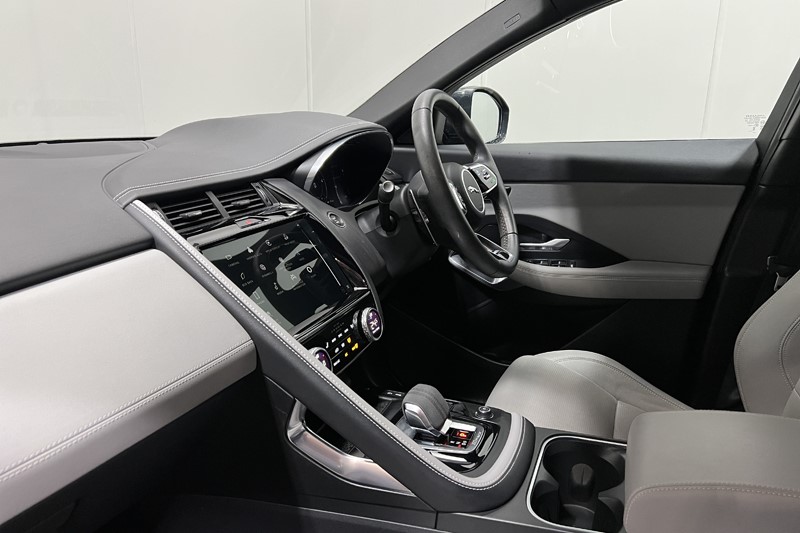 2023 (73) JAGUAR E-PACE 2.0 D200 R-Dynamic S 5dr Auto 5975719