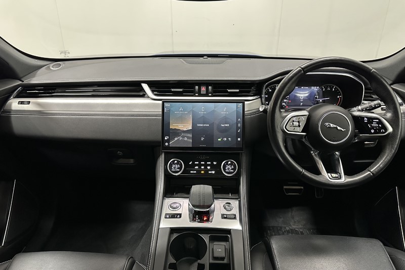 2022 (72) JAGUAR F-PACE 3.0 D300 R-Dynamic SE 5dr Auto AWD 5979346