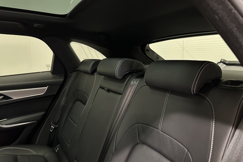 2022 (72) JAGUAR F-PACE 3.0 D300 R-Dynamic SE 5dr Auto AWD 5979374