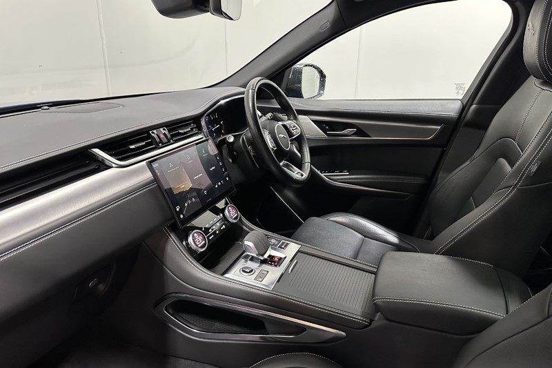 2022 (72) JAGUAR F-PACE 3.0 D300 R-Dynamic SE 5dr Auto AWD 5979371