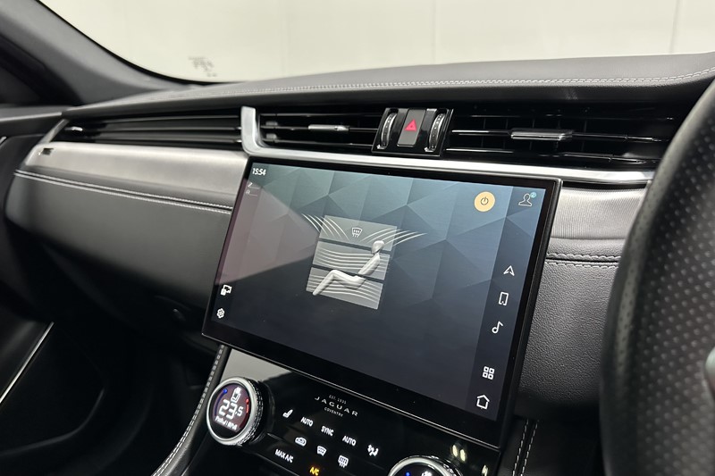 2022 (72) JAGUAR F-PACE 3.0 D300 R-Dynamic SE 5dr Auto AWD 5979369