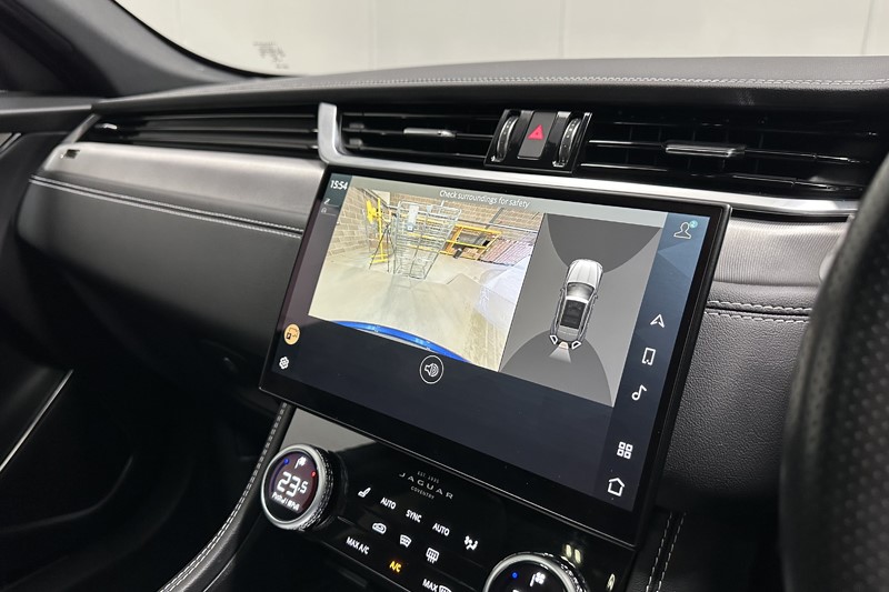 2022 (72) JAGUAR F-PACE 3.0 D300 R-Dynamic SE 5dr Auto AWD 5979365