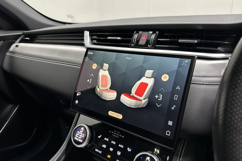 2022 (72) JAGUAR F-PACE 3.0 D300 R-Dynamic SE 5dr Auto AWD 5979368