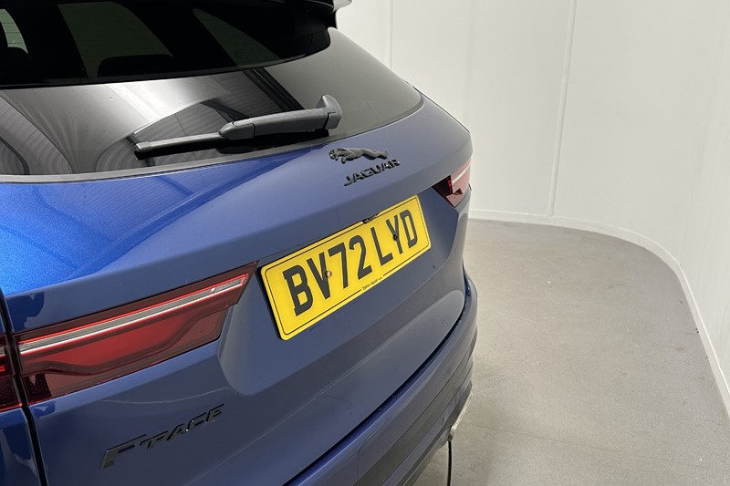 2022 (72) JAGUAR F-PACE 3.0 D300 R-Dynamic SE 5dr Auto AWD 5979381