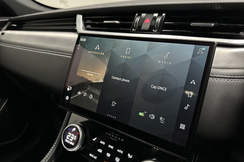 2022 (72) JAGUAR F-PACE 3.0 D300 R-Dynamic SE 5dr Auto AWD 5979363