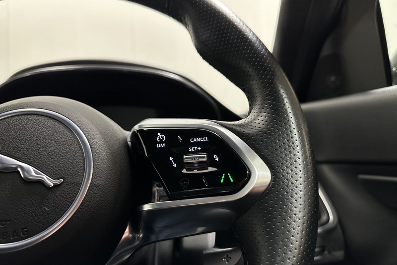 2023 (23) JAGUAR E-PACE 2.0 D200 R-Dynamic Black 5dr Auto 5962102