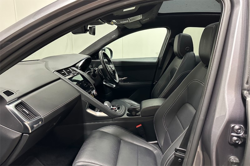 2023 (23) JAGUAR E-PACE 2.0 D200 R-Dynamic Black 5dr Auto 5962084