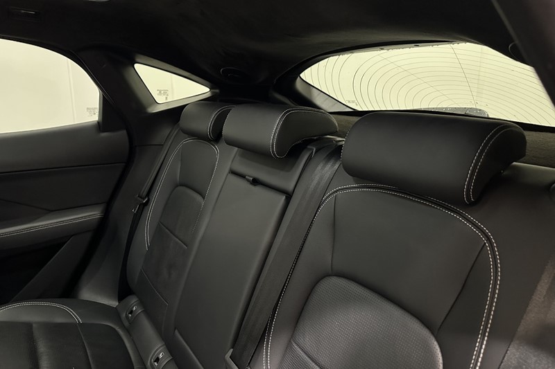 2023 (23) JAGUAR E-PACE 2.0 D200 R-Dynamic Black 5dr Auto 5962119