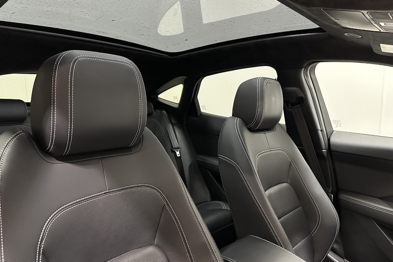 2023 (23) JAGUAR E-PACE 2.0 D200 R-Dynamic Black 5dr Auto 5962100