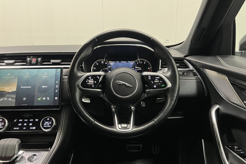 2023 (23) JAGUAR F-PACE 2.0 D200 R-Dynamic Black 5dr Auto AWD 5985539