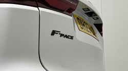 2023 (23) JAGUAR F-PACE 2.0 D200 R-Dynamic Black 5dr Auto AWD 5985573