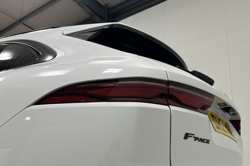 2023 (23) JAGUAR F-PACE 2.0 D200 R-Dynamic Black 5dr Auto AWD 5985572