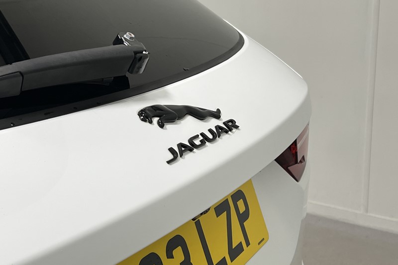 2023 (23) JAGUAR F-PACE 2.0 D200 R-Dynamic Black 5dr Auto AWD 5985574