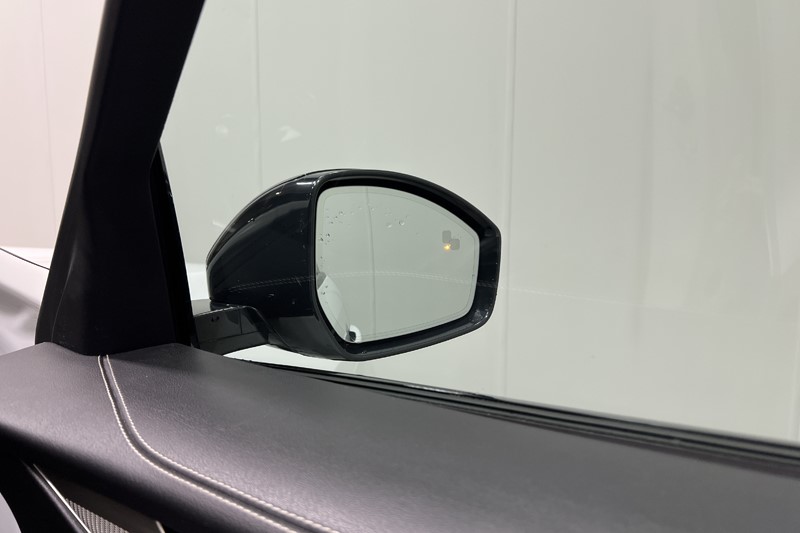 2023 (23) JAGUAR F-PACE 2.0 D200 R-Dynamic Black 5dr Auto AWD 5985543