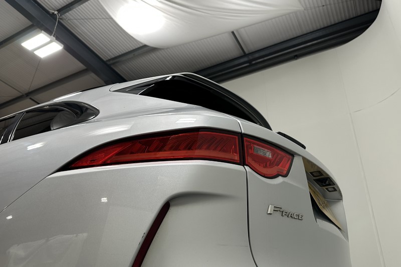 2021 (21) JAGUAR F-PACE 5.0 Supercharged V8 SVR 5dr Auto AWD 5987091