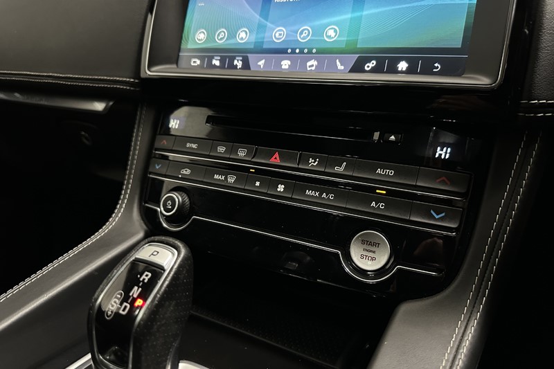 2021 (21) JAGUAR F-PACE 5.0 Supercharged V8 SVR 5dr Auto AWD 5987075