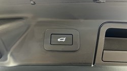 2025 (25) LAND ROVER RANGE ROVER VELAR 2.0 D200 MHEV Dynamic SE 5dr Auto 5976247