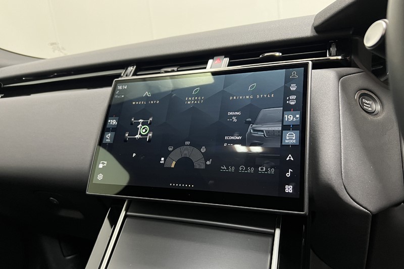 2025 (25) LAND ROVER RANGE ROVER VELAR 2.0 D200 MHEV Dynamic SE 5dr Auto 5976231