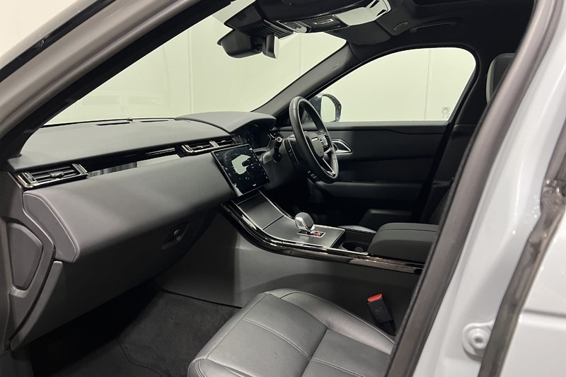 2025 (25) LAND ROVER RANGE ROVER VELAR 2.0 D200 MHEV Dynamic SE 5dr Auto 5976237
