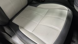 2023 (23) LAND ROVER RANGE ROVER EVOQUE 1.5 P300e R-Dynamic SE 5dr Auto 5986619
