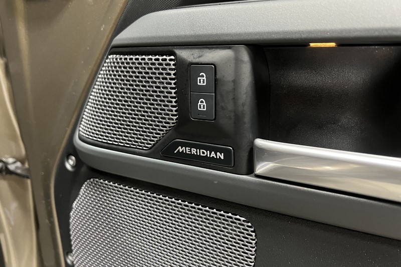 2024 (73) LAND ROVER DEFENDER 3.0 P400 X 90 3dr Auto 5981903