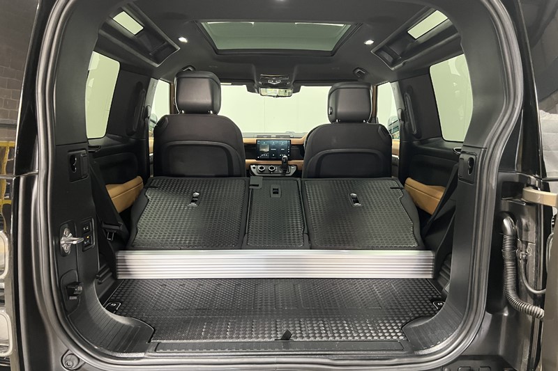 2024 (73) LAND ROVER DEFENDER 3.0 P400 X 90 3dr Auto 5981861