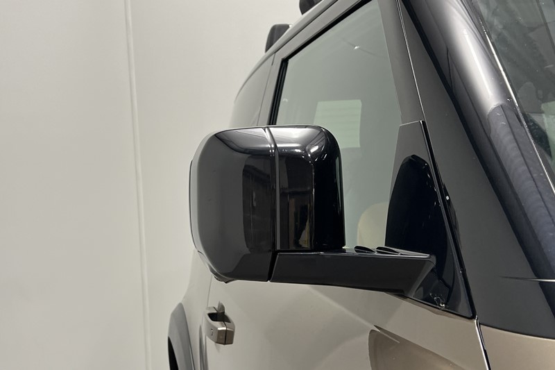 2024 (73) LAND ROVER DEFENDER 3.0 P400 X 90 3dr Auto 5981860