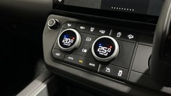 2026 (26) LAND ROVER DEFENDER 3.0 D250 X-Dynamic SE 90 3dr Auto 5979842