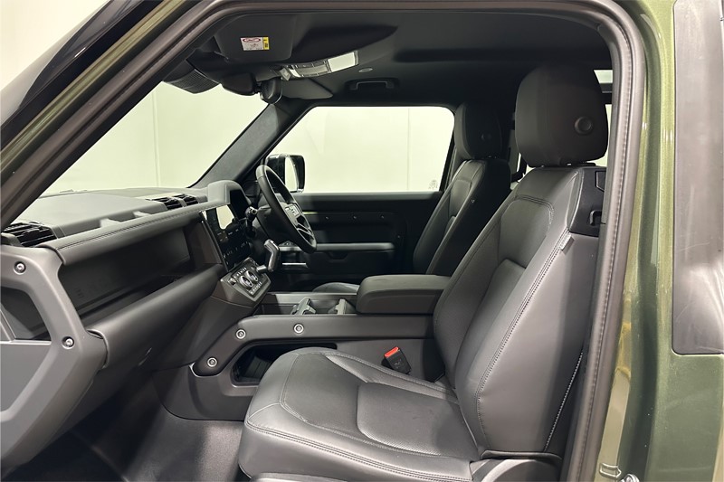 2026 (26) LAND ROVER DEFENDER 3.0 D250 X-Dynamic SE 90 3dr Auto 5979819