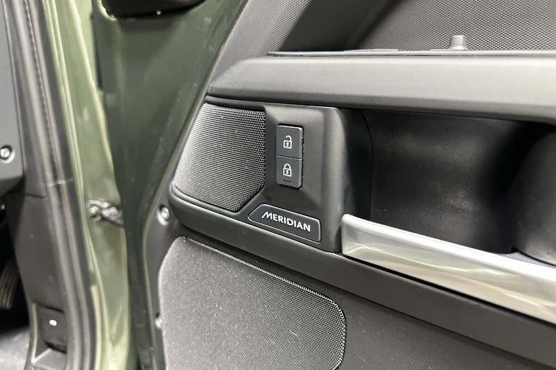 2026 (26) LAND ROVER DEFENDER 3.0 D250 X-Dynamic SE 90 3dr Auto 5979830