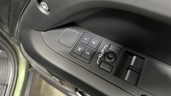 2026 (26) LAND ROVER DEFENDER 3.0 D250 X-Dynamic SE 90 3dr Auto 5979832