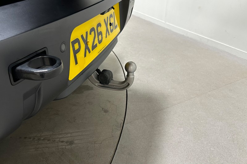 2026 (26) LAND ROVER DEFENDER 3.0 D250 X-Dynamic SE 90 3dr Auto 5979862