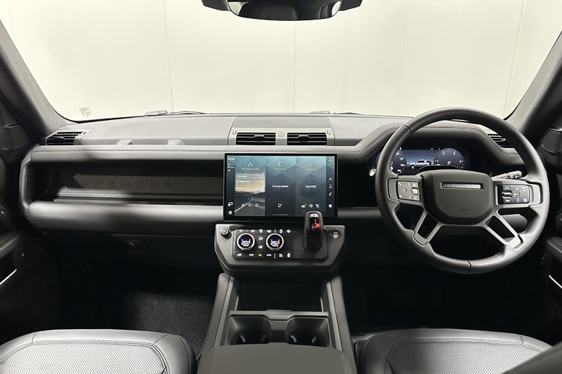 2026 (26) LAND ROVER DEFENDER 3.0 D250 X-Dynamic SE 90 3dr Auto 5979826