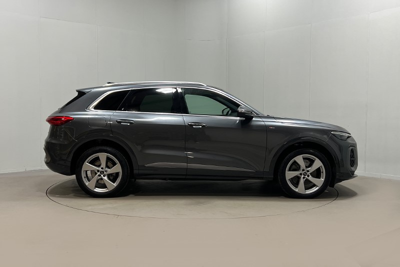 2025 (25) AUDI Q5 2.0 TDI Quattro S Line 5dr S Tronic 5982989