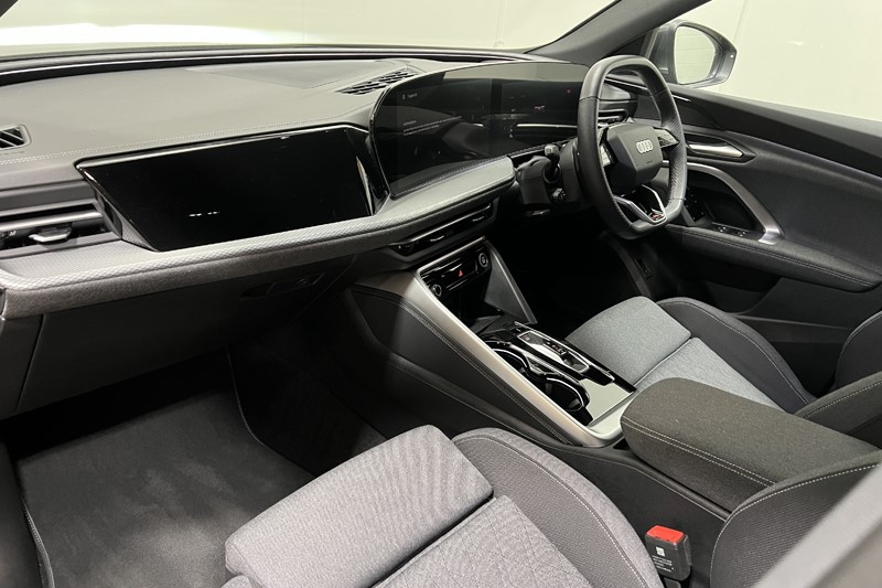2025 (25) AUDI Q5 2.0 TDI Quattro S Line 5dr S Tronic 5982998