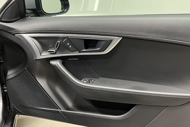 2024 (24) JAGUAR F-TYPE 2.0 P300 R-Dynamic 2dr Auto 5993094