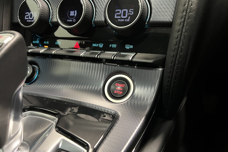 2024 (24) JAGUAR F-TYPE 2.0 P300 R-Dynamic 2dr Auto 5993102