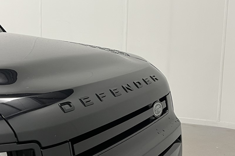 2022 (22) LAND ROVER DEFENDER 3.0 D300 X-Dynamic S 110 5dr Auto 5983436